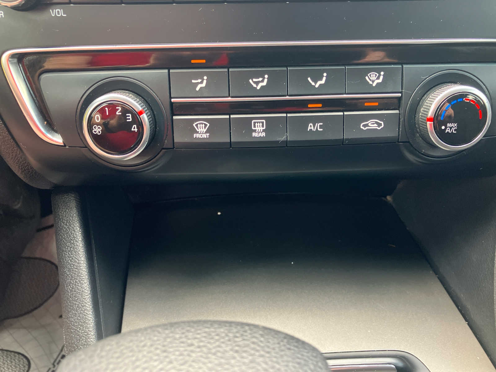 Vehicle image 23 of 28