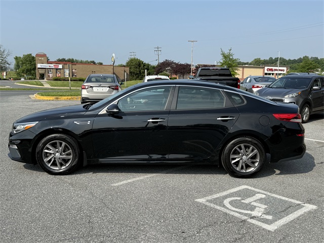 Vehicle image 8 of 24