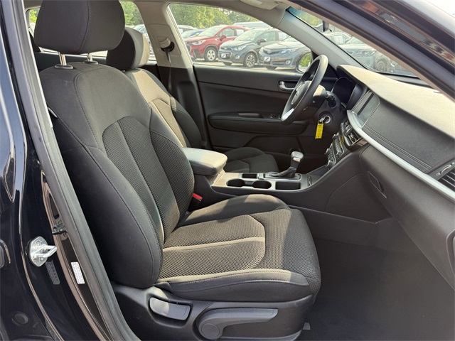 Vehicle image 10 of 24