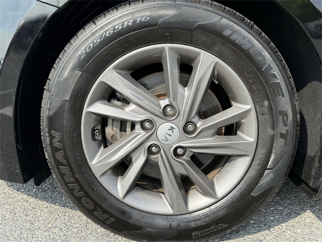 Vehicle image 9 of 24