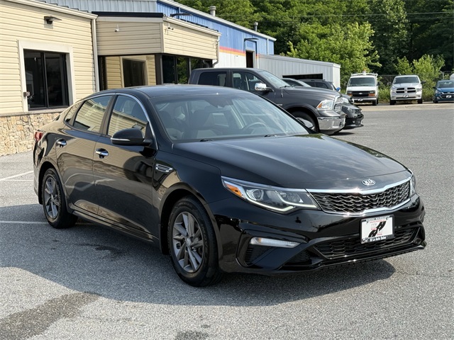 Vehicle image 3 of 24