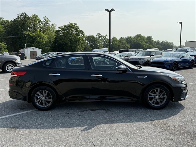 Vehicle image 4 of 24