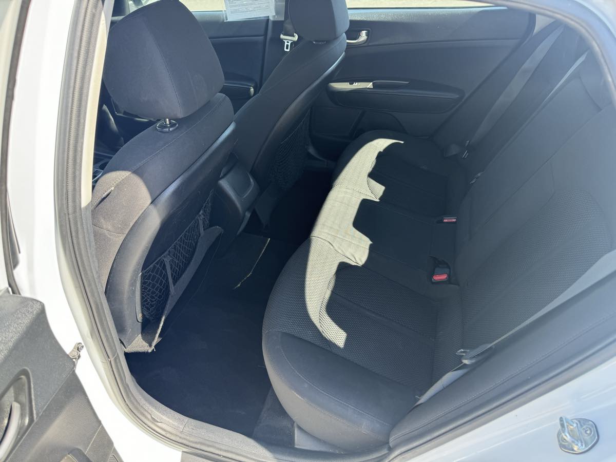 Vehicle image 9 of 16