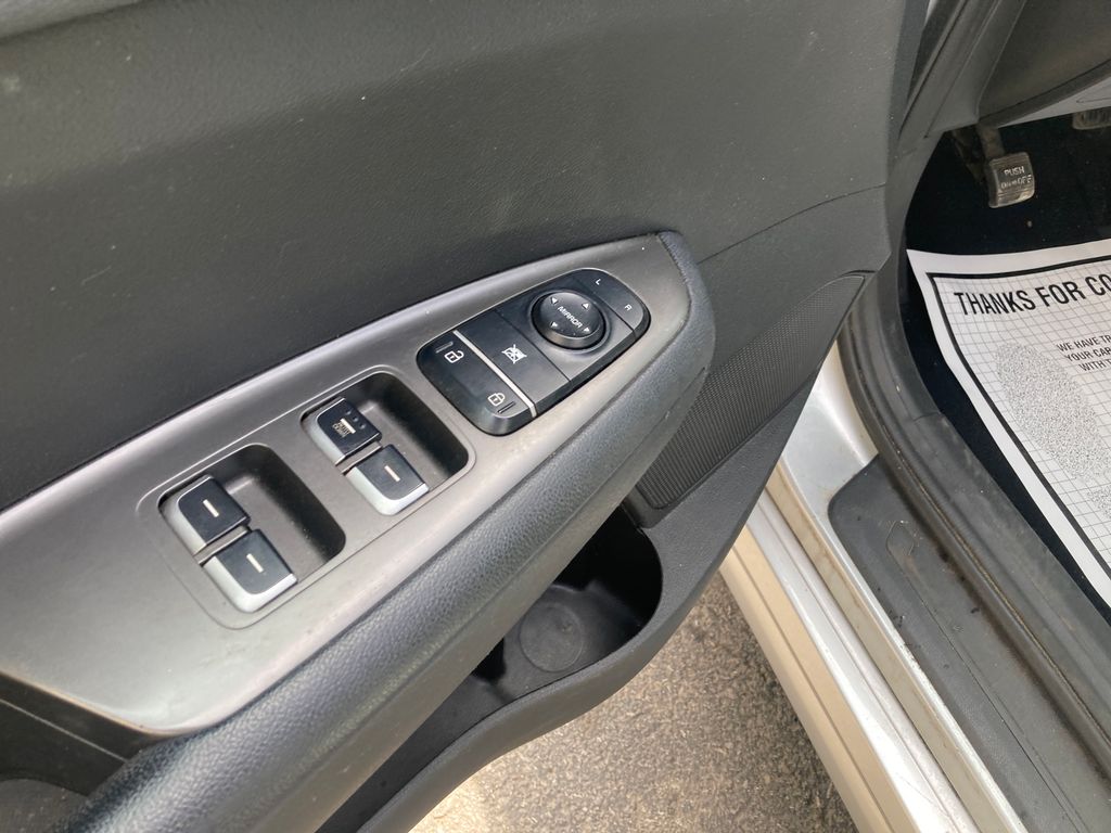 Vehicle image 14 of 37