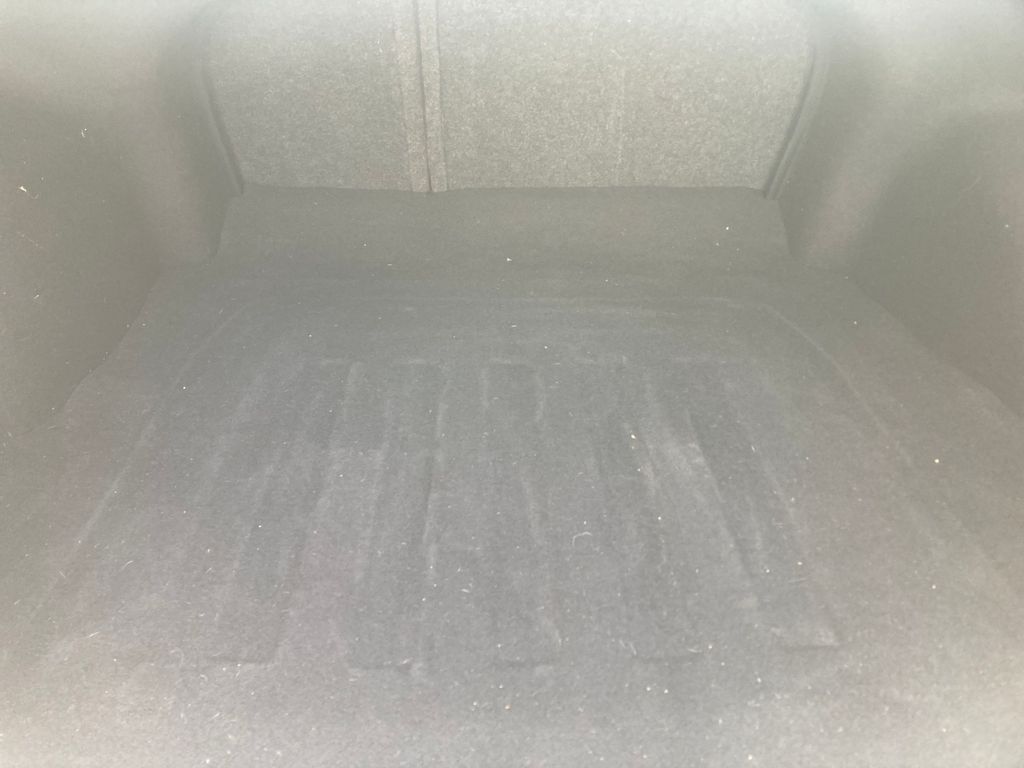 Vehicle image 27 of 37