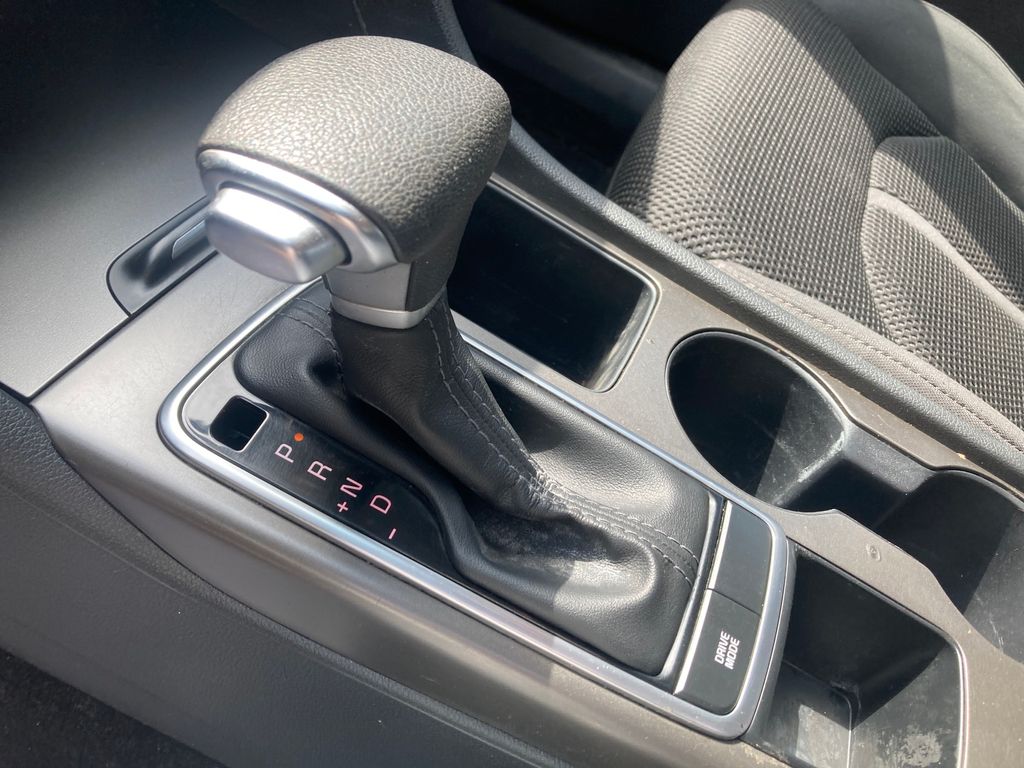 Vehicle image 28 of 37