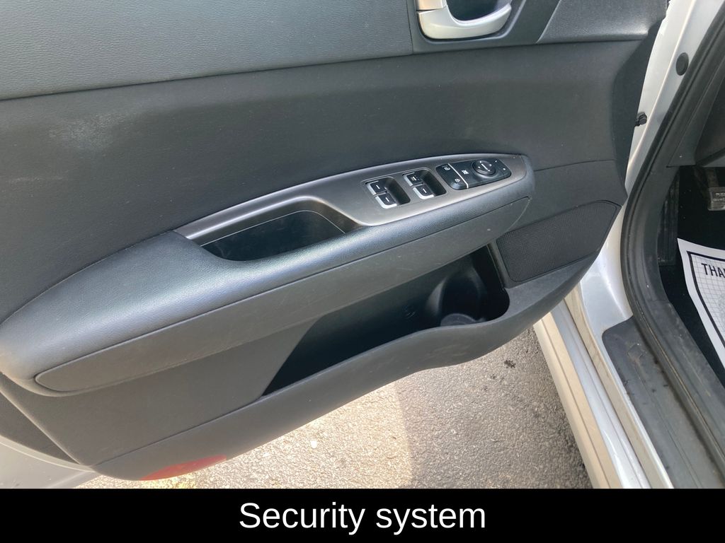 Vehicle image 13 of 37