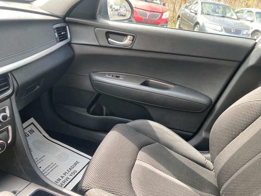 Vehicle image 16 of 37