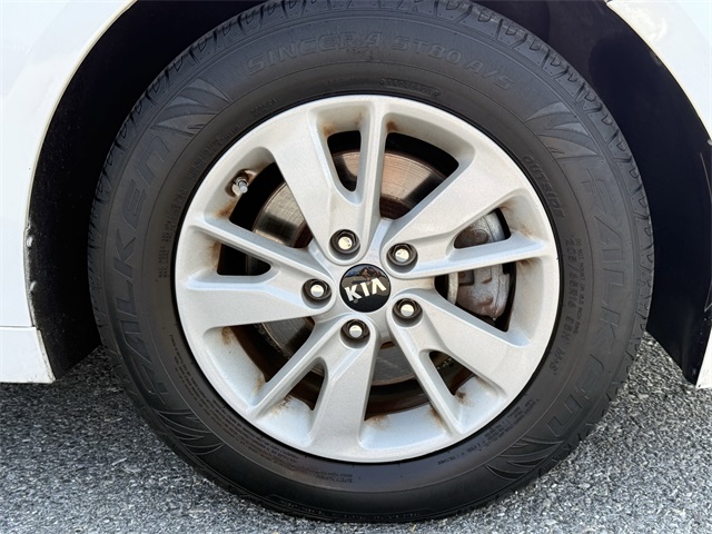 Vehicle image 9 of 24