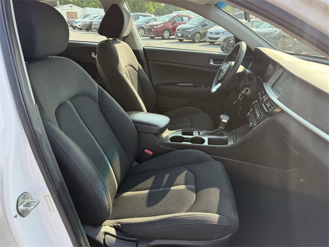 Vehicle image 10 of 24