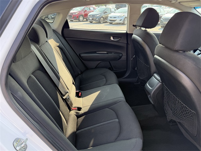 Vehicle image 11 of 24