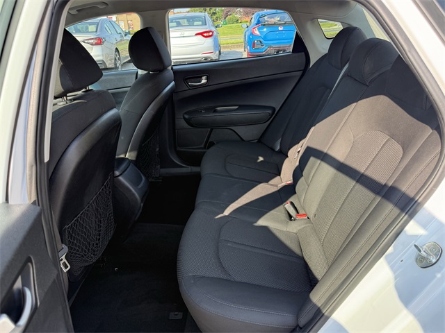 Vehicle image 13 of 24