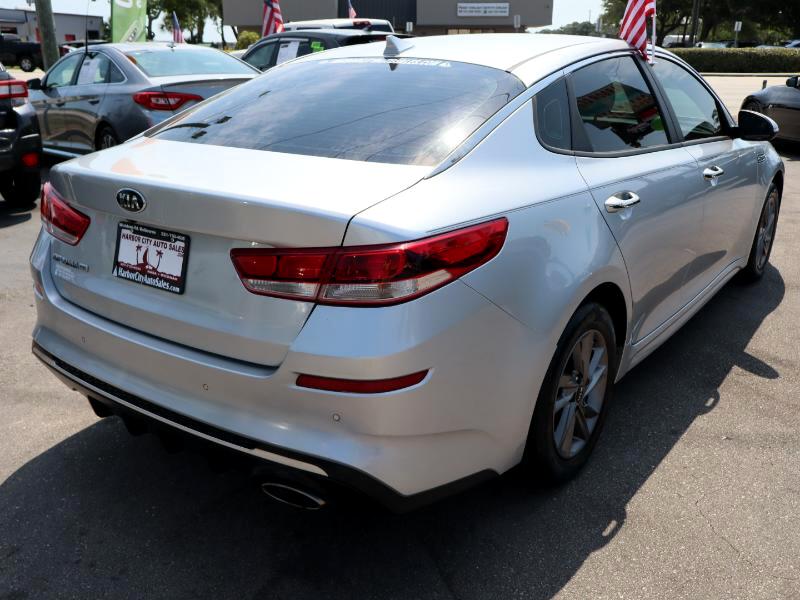 Vehicle image 3 of 22