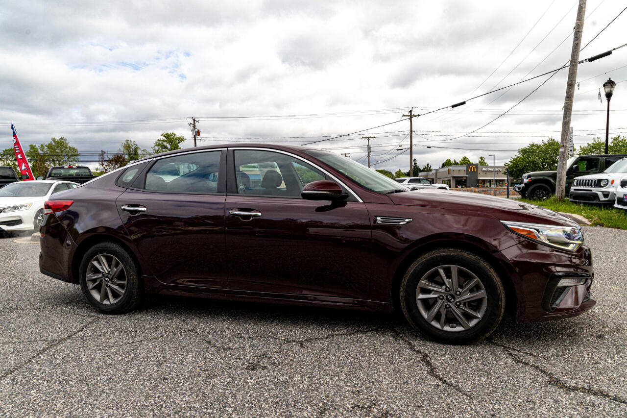 Vehicle image 4 of 24