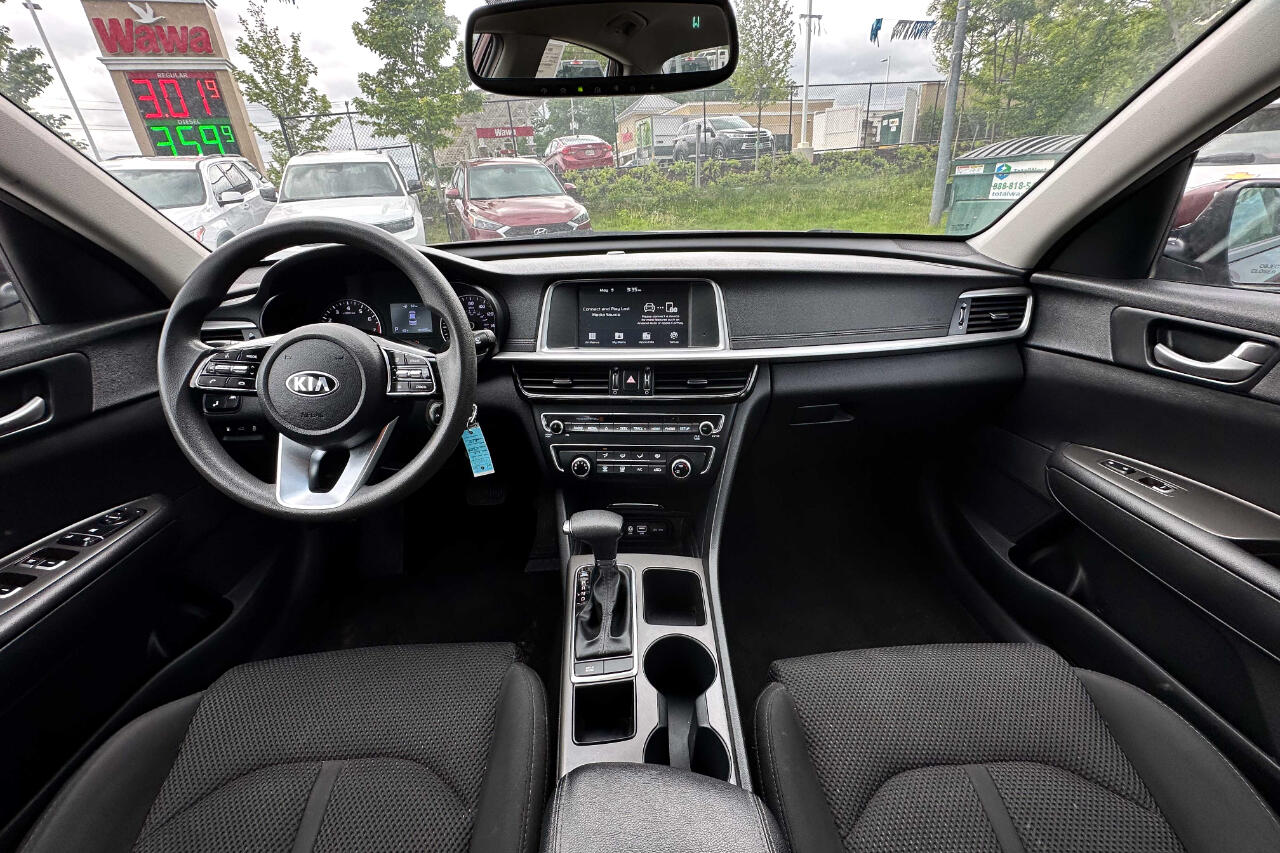 Vehicle image 11 of 24