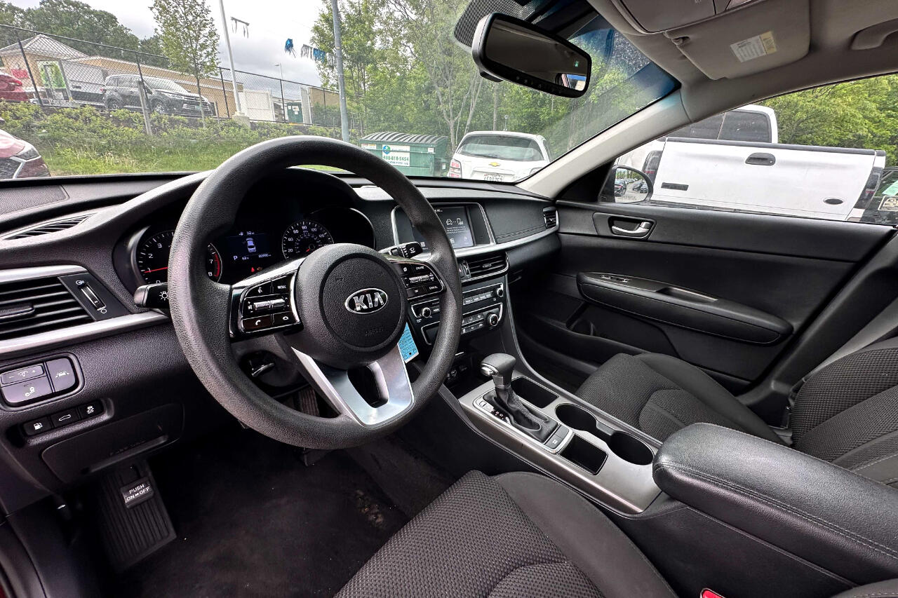 Vehicle image 14 of 24