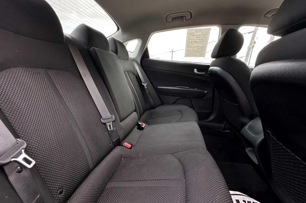 Vehicle image 23 of 24