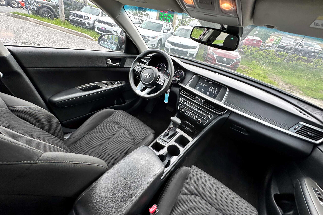 Vehicle image 12 of 24