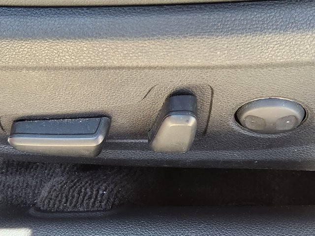 Vehicle image 21 of 36