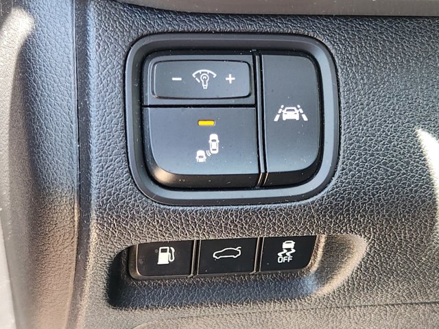 Vehicle image 20 of 36