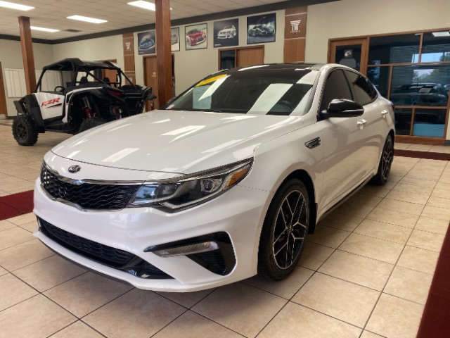 2020 Kia Optima SE Image 1 of 32