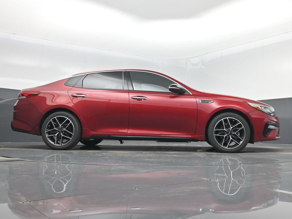 Vehicle image 18 of 72