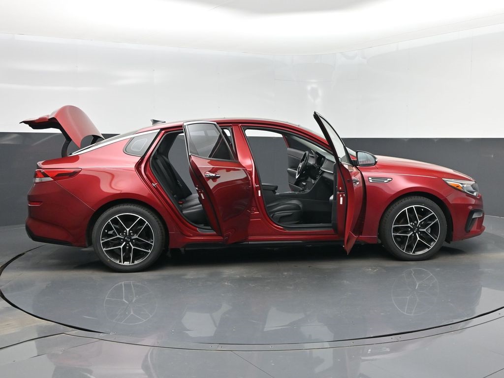 Vehicle image 22 of 72