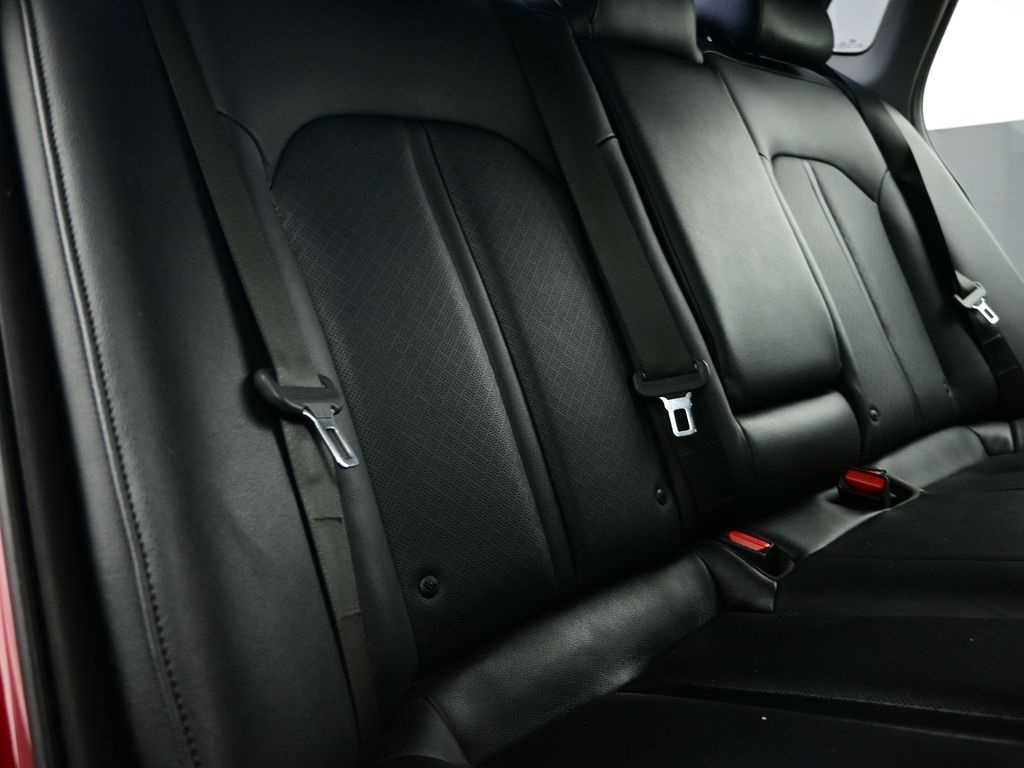 Vehicle image 67 of 72