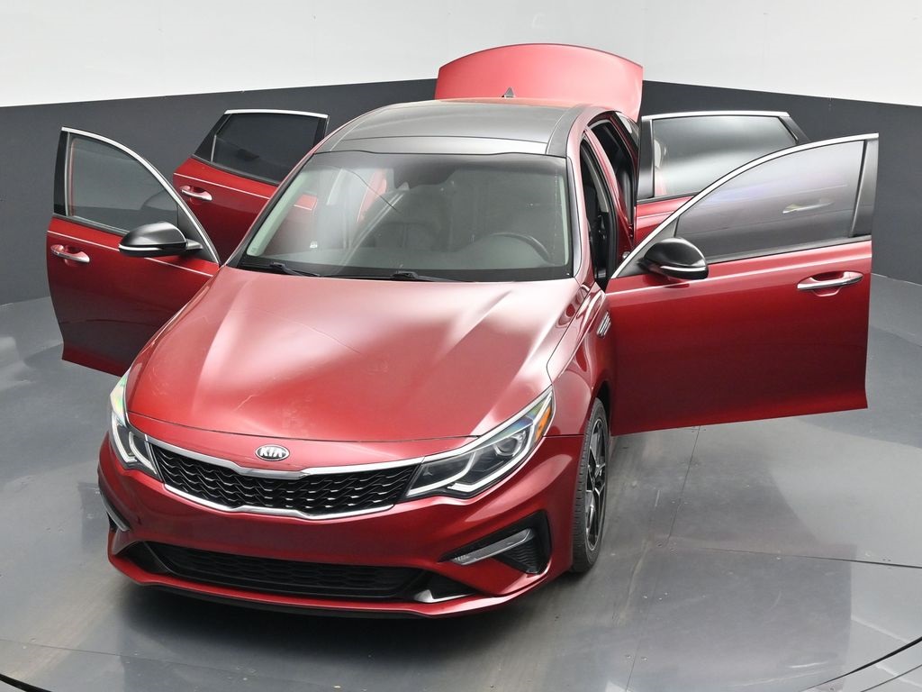 Vehicle image 20 of 72