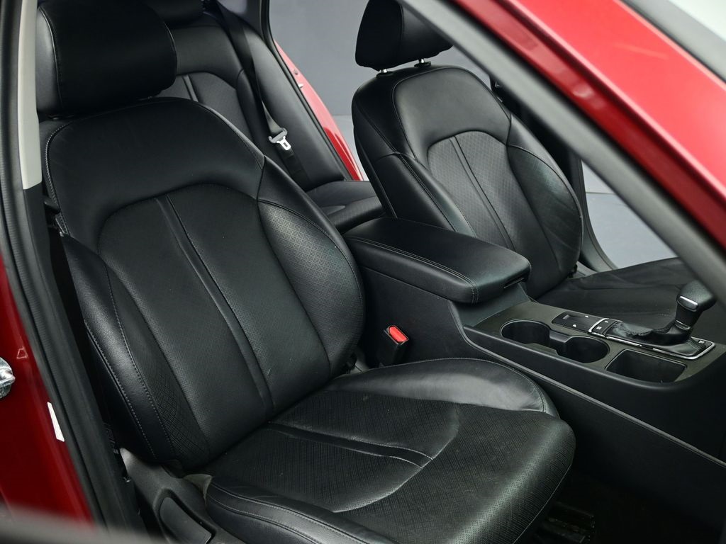 Vehicle image 57 of 72