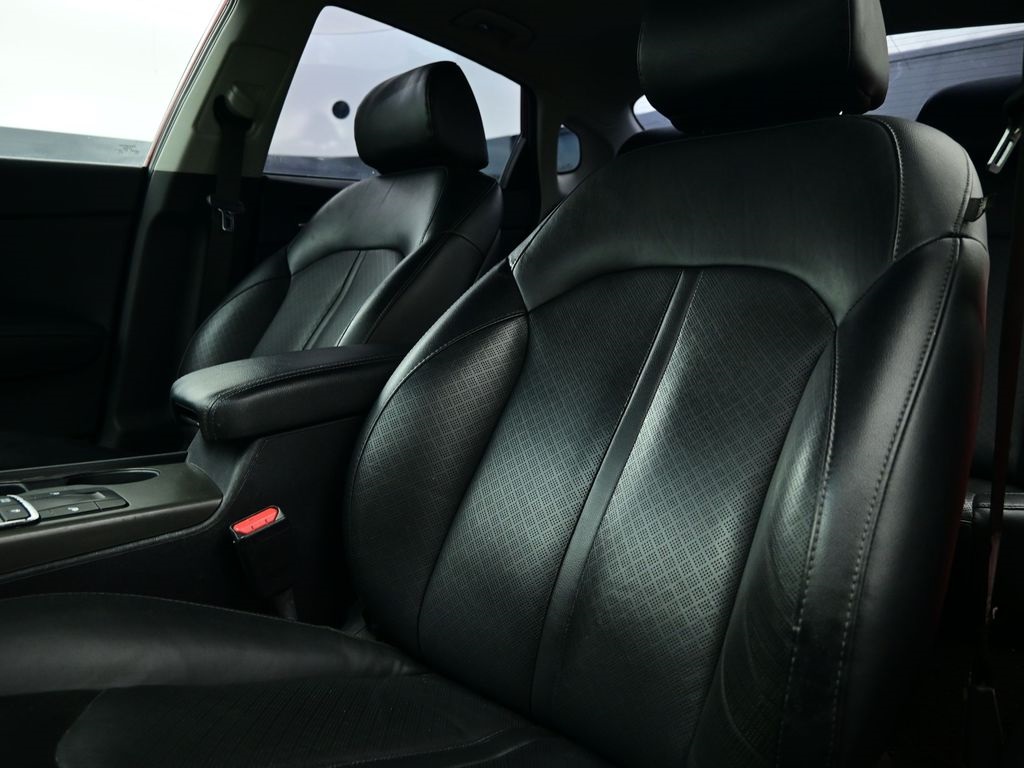 Vehicle image 51 of 72