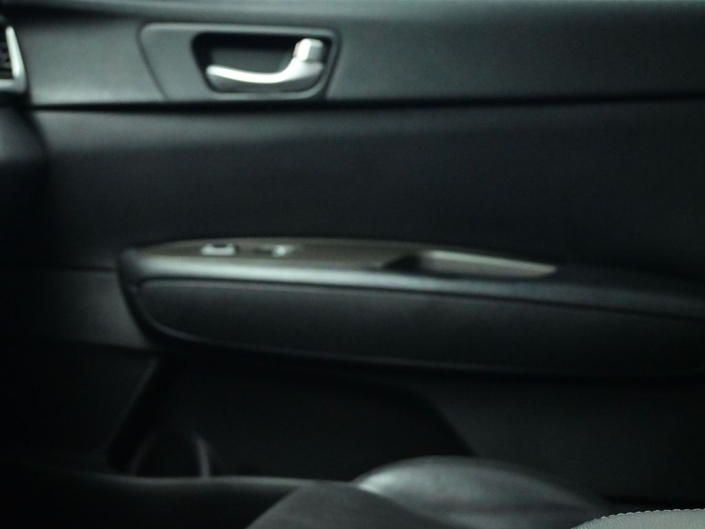 Vehicle image 53 of 72
