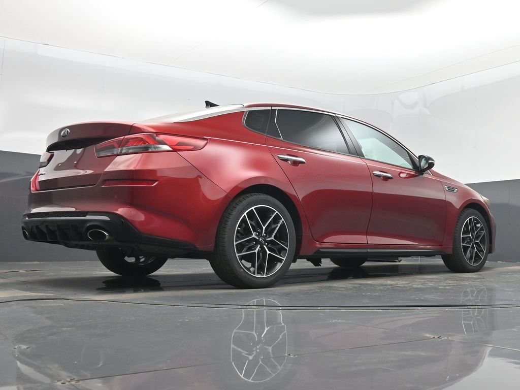 Vehicle image 17 of 72