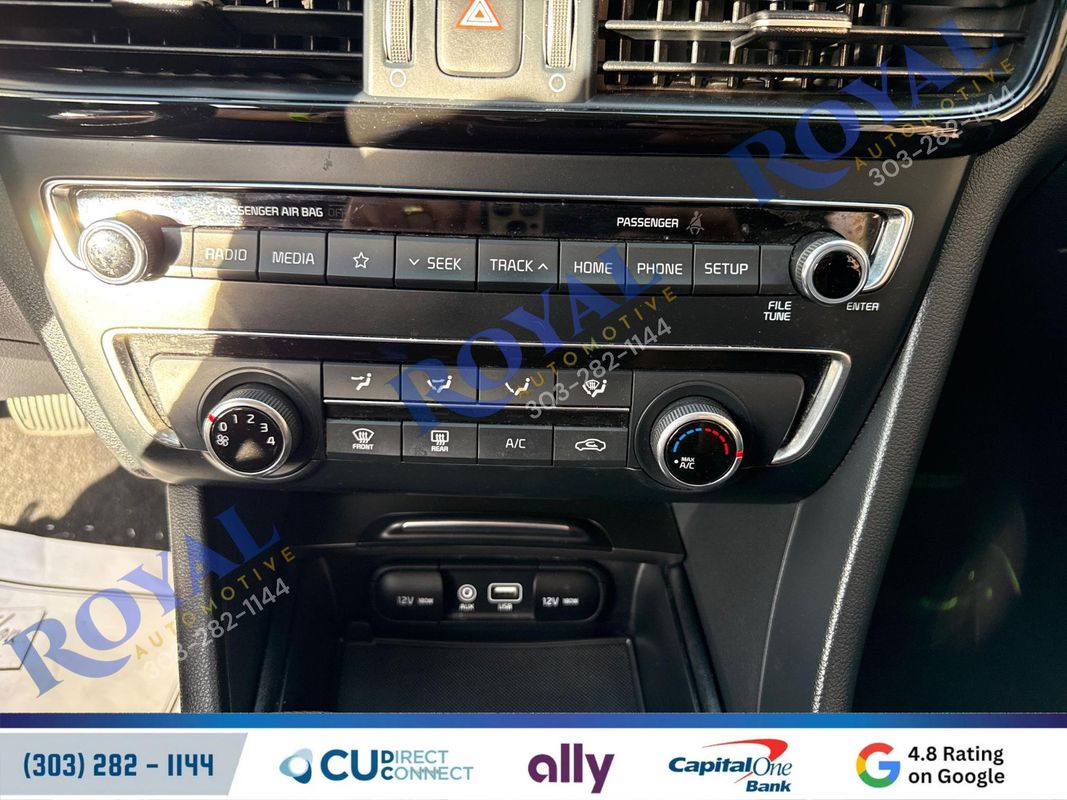 2020 Kia Optima SE Image 19 of 38