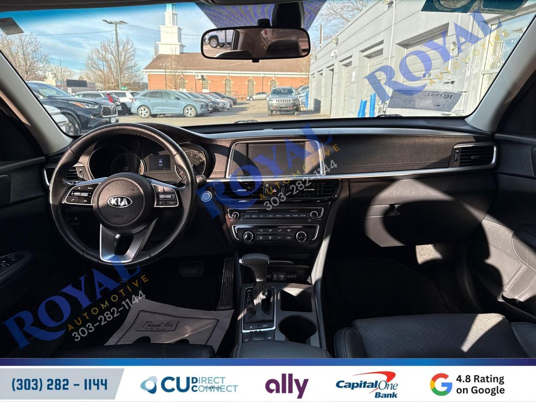 2020 Kia Optima SE Image 14 of 38