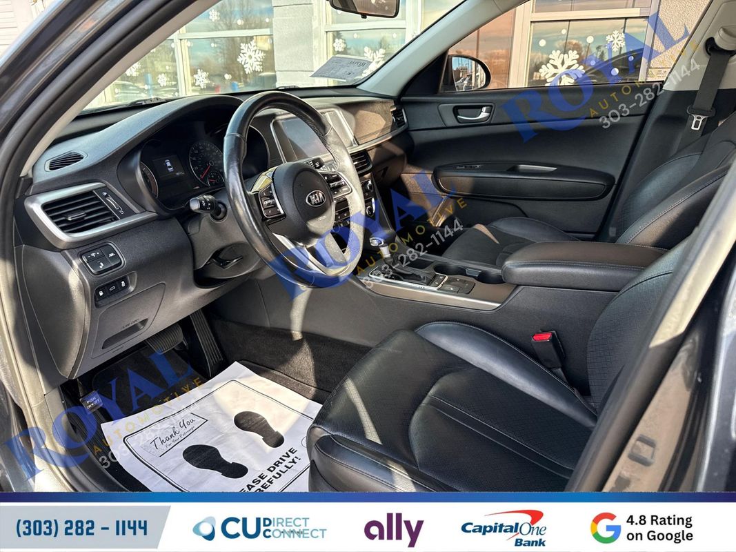 2020 Kia Optima SE Image 16 of 38