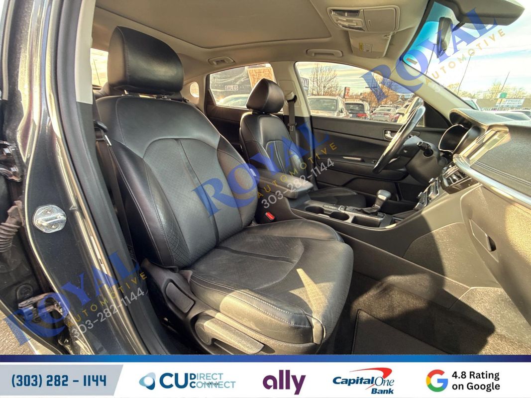 2020 Kia Optima SE Image 11 of 38