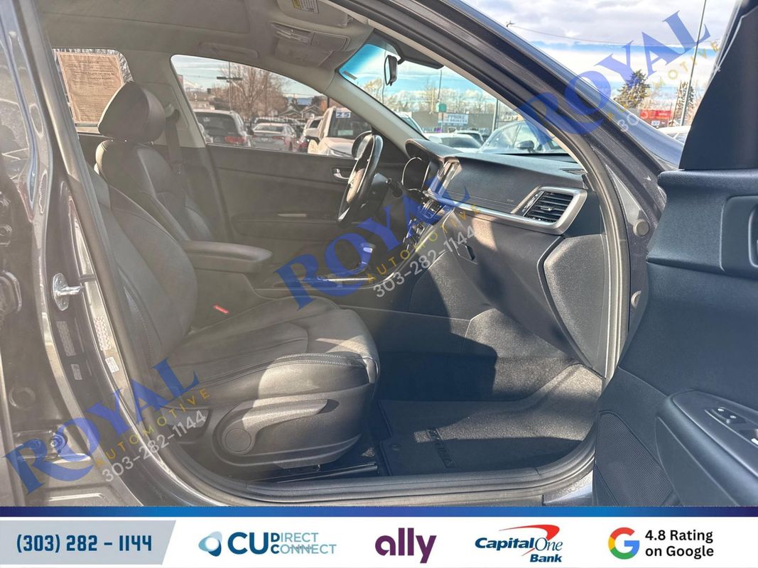 2020 Kia Optima SE Image 23 of 38