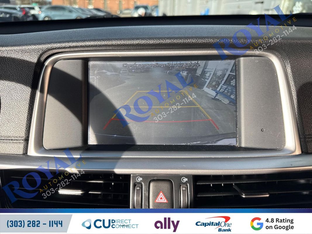 2020 Kia Optima SE Image 18 of 38