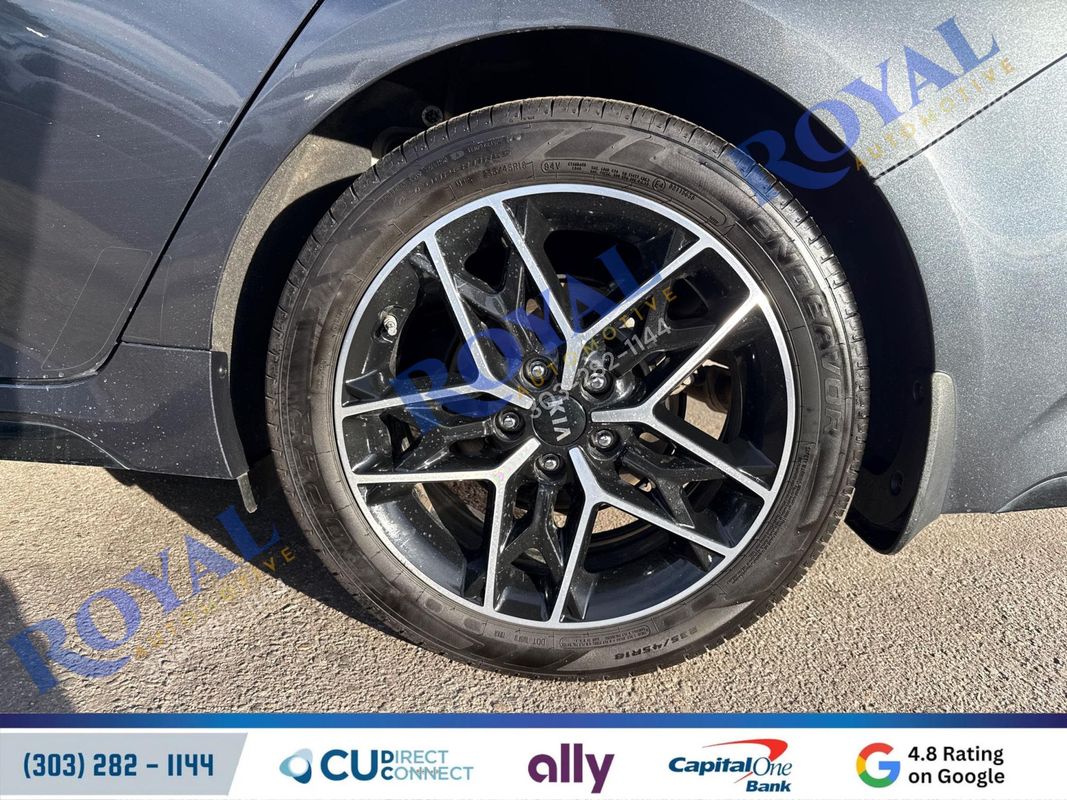 2020 Kia Optima SE Image 6 of 38