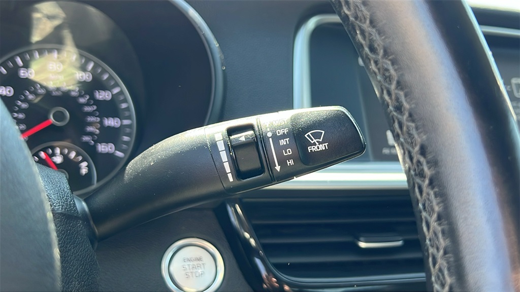 Vehicle image 21 of 46