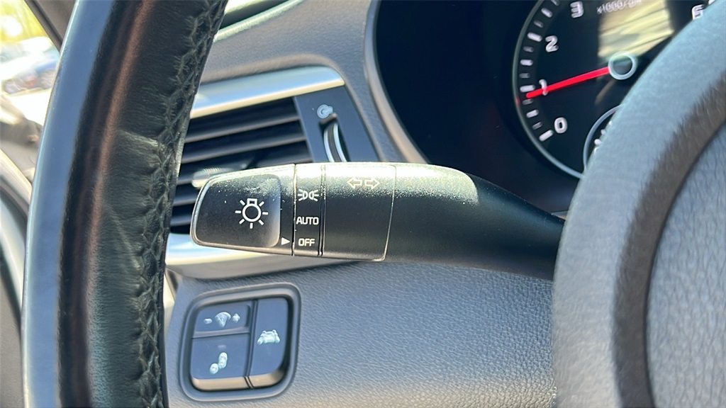 Vehicle image 17 of 46