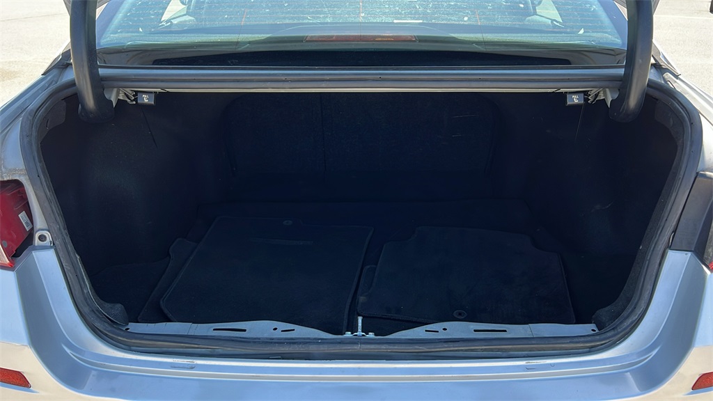 Vehicle image 37 of 46