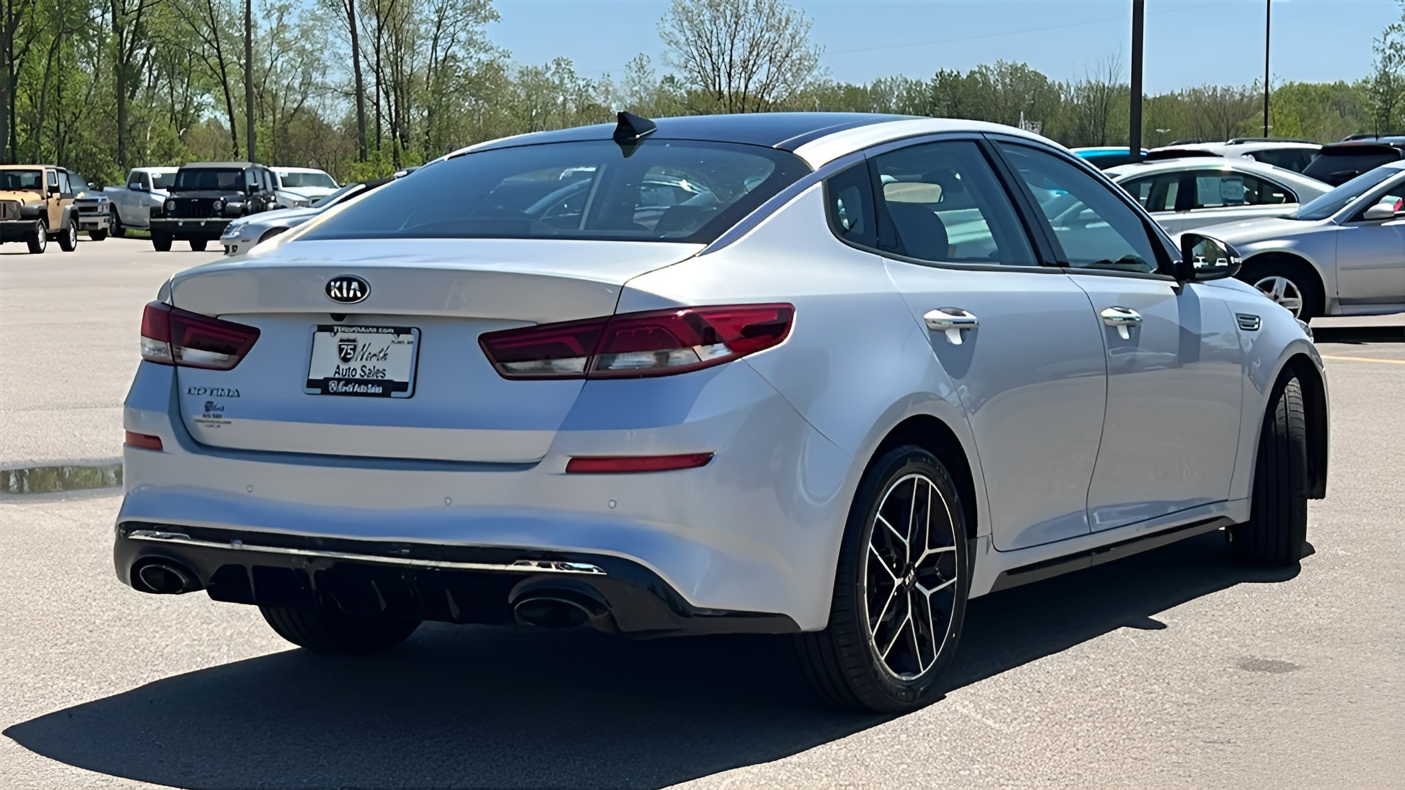 Vehicle image 43 of 46