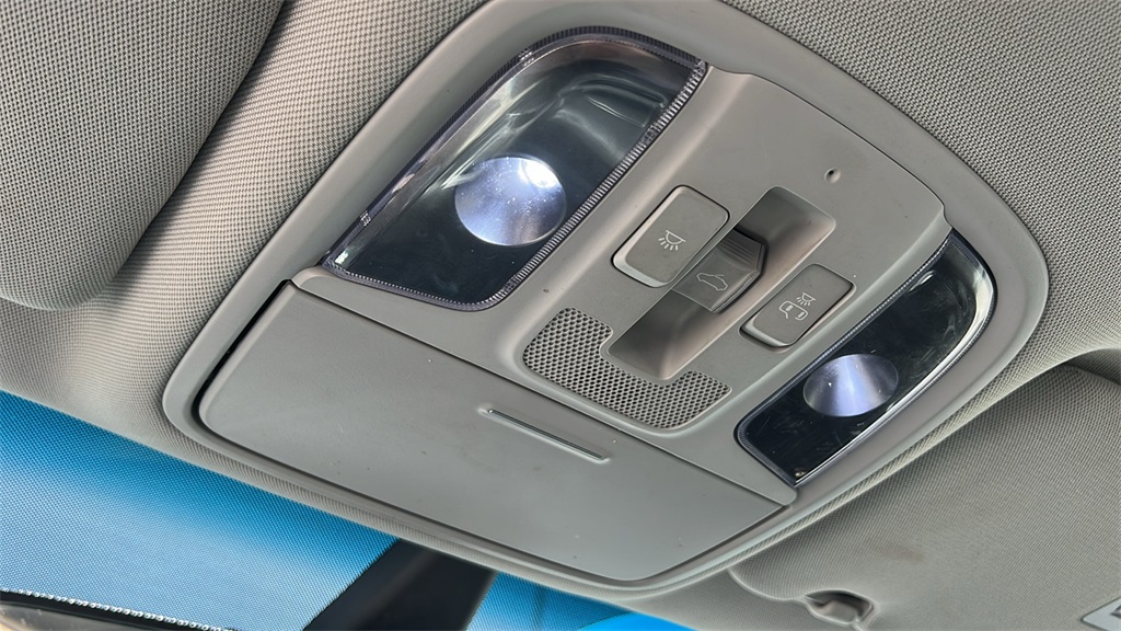 Vehicle image 23 of 46