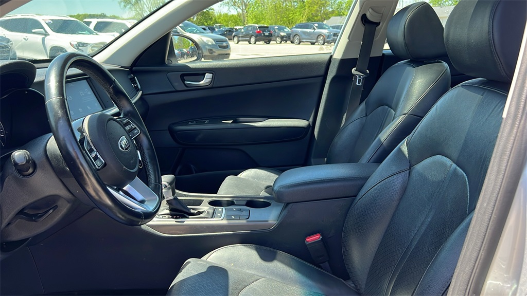 Vehicle image 9 of 46