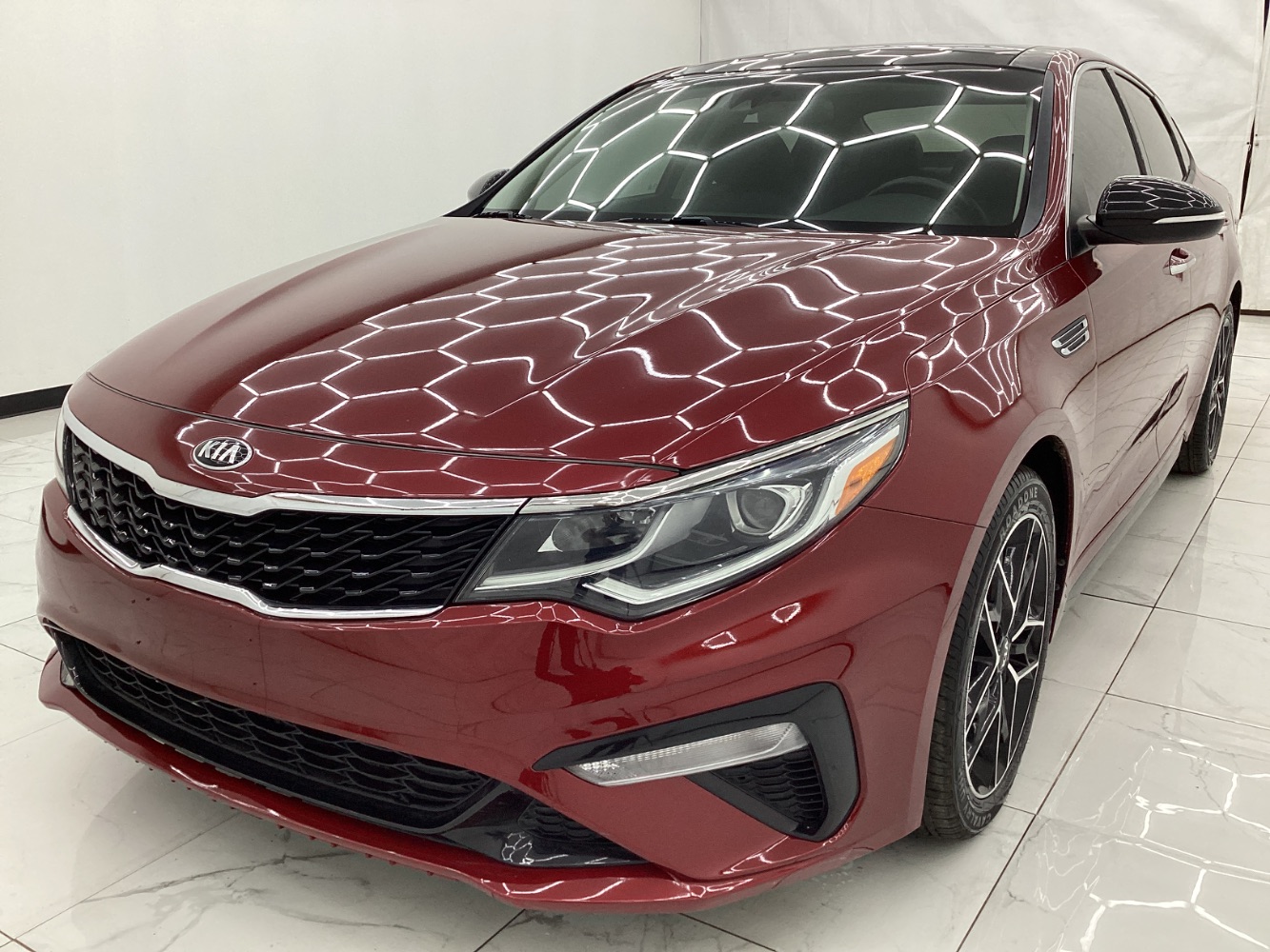 2020 Kia Optima SE Image 2 of 46