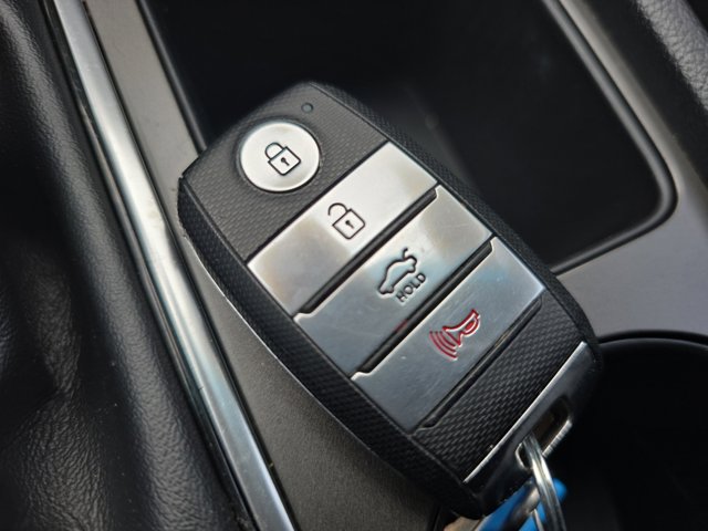 2020 Kia Optima SE Image 25 of 28