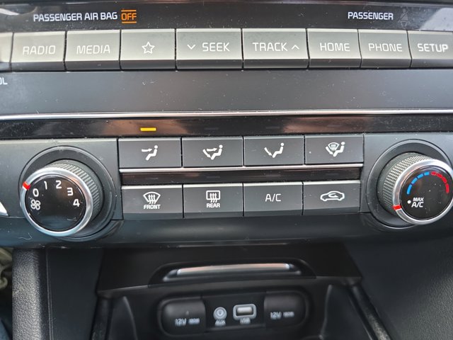 2020 Kia Optima SE Image 21 of 28