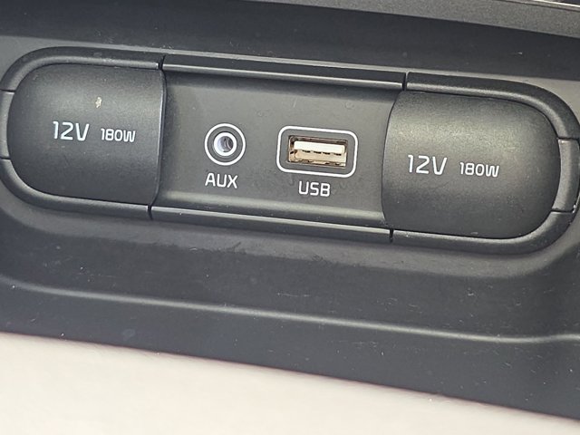 2020 Kia Optima SE Image 24 of 28